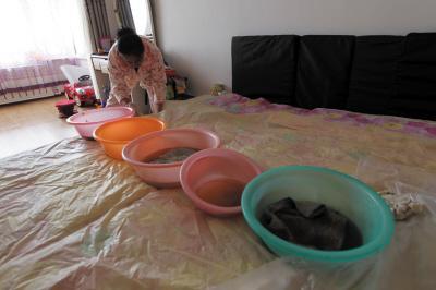 冠县楼上漏水，住户失联，小区没物管，业主维权难！律师来支招……